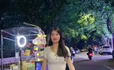 一个人摆摊小姐姐叫啥,揭秘她的昵称之谜